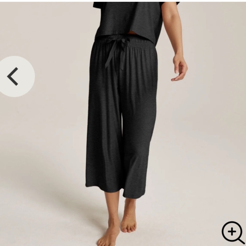 Beyond Yoga Own the night sleep pant green Wide-Leg Lounge Pants EUC